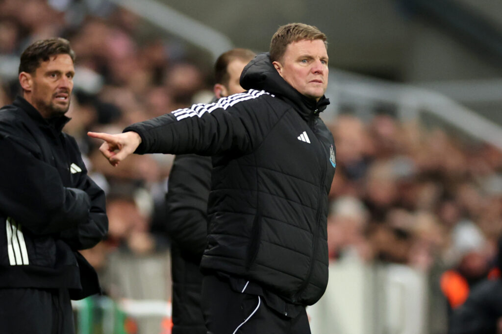 Eddie Howe gives instructions to his Newcastle United team against Tottenham.