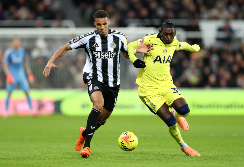 Malick Thiaw battles Randal Kolo Muani playing battle for the ball during Newcastle United vs Tottenham in the Premier League.