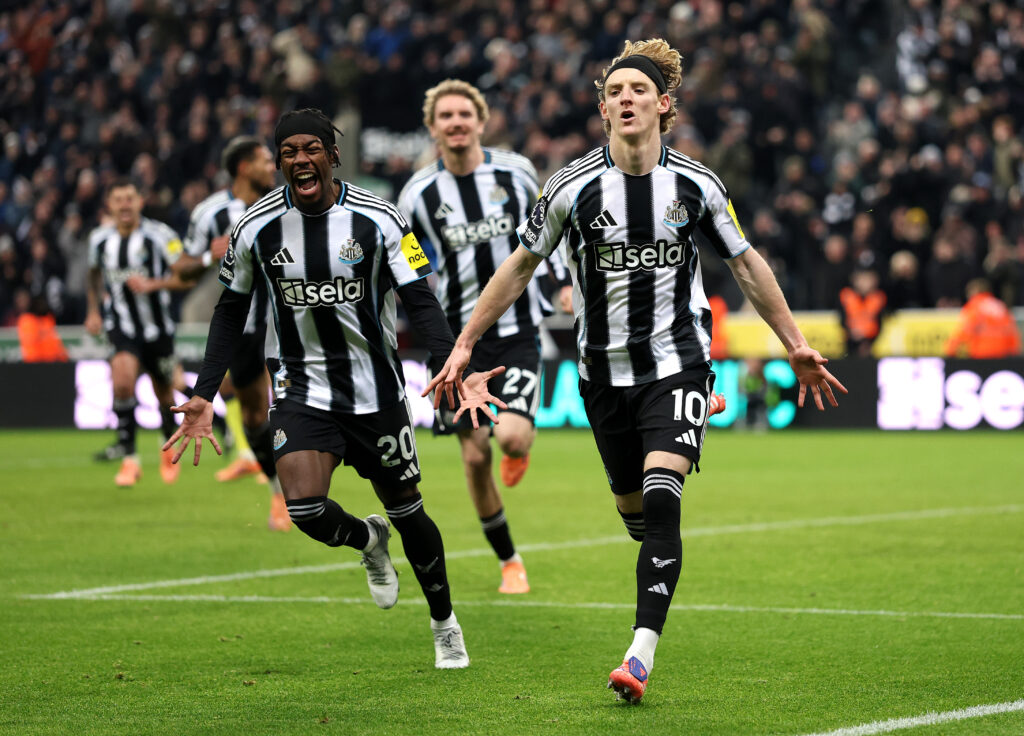 Anthony Gordon celebrates scoring for Newcastle United against Tottenham Hotspur.