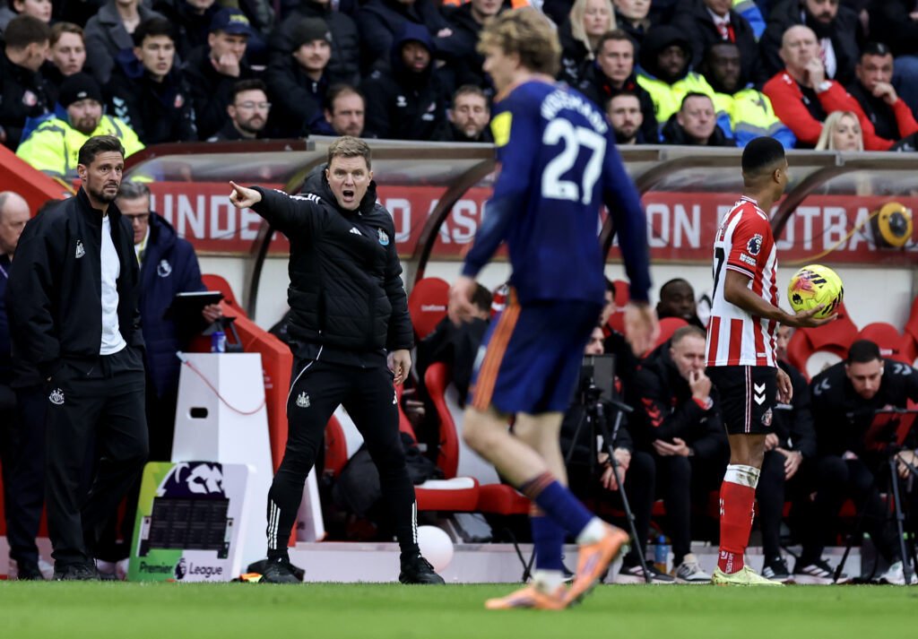 Eddie Howe points during Sunderland vs Newcastle United.