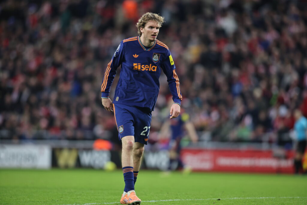 Nick Woltemade playing for Newcastle United against Sunderland.