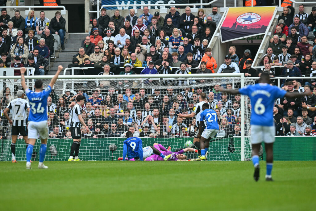 Brian Brobbey scores for Sunderland against Newcastle United.